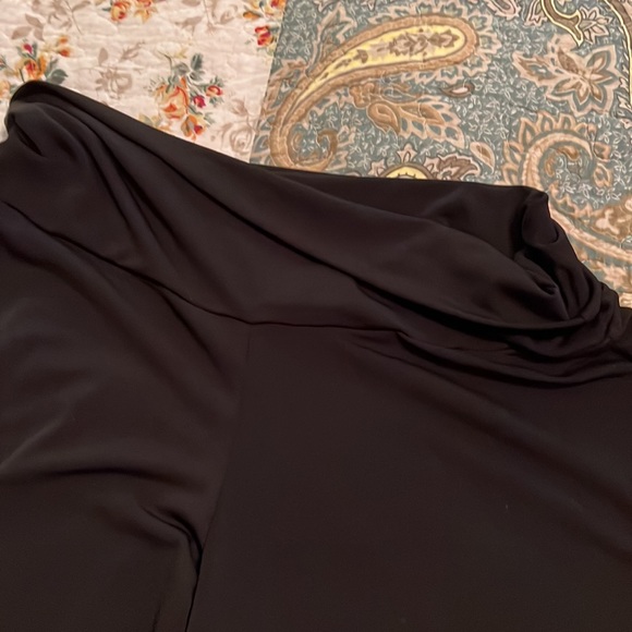 Polyester spandex wide leg capris - Picture 3 of 4